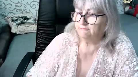 Snapshot of lolkaalyss chatting on 02-08-25, 09:24 LolkaAlyss online show from 02-08-25, 09:24