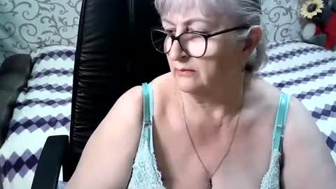 Snapshot of lolkaalyss chatting on 03-07-25, 01:53 LolkaAlyss online show from 03-07-25, 01:53