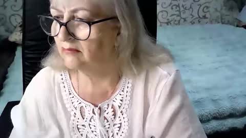 Snapshot of lolkaalyss chatting on 10-10-25, 06:01 LolkaAlyss online show from 10-10-25, 06:01