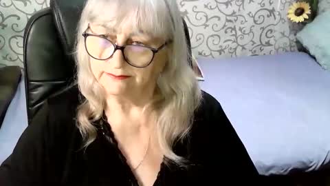 Snapshot of lolkaalyss chatting on 11-06-25, 08:21 LolkaAlyss online show from 11-06-25, 08:21