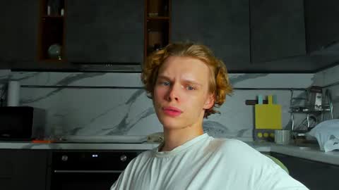 Kenndi online show from 07-28-26, 04:39