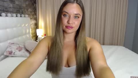 Snapshot of lollidoli__ chatting on 10-17-25, 05:04 Victoria online show from 10-17-25, 05:04