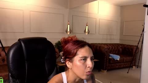 Rose online show from 10-28-25, 03:32