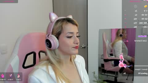 Snapshot of lolly_js_ chatting on 12-28-24, 01:28 Lolly online show from 12-28-24, 01:28