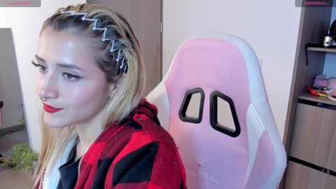 Snapshot of lolly_js_ chatting on 12-31-24, 07:53 Lolly online show from 12-31-24, 07:53