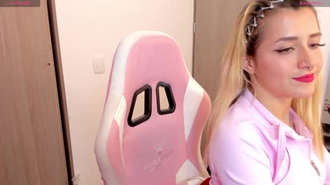 Snapshot of lolly_js_ chatting on 01-03-25, 02:54 Lolly online show from 01-03-25, 02:54