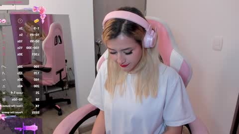 Snapshot of lolly_js_ chatting on 01-06-25, 02:48 Lolly online show from 01-06-25, 02:48