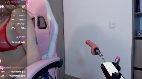 Snapshot of lolly_js_ chatting on 01-16-25, 05:00 Lolly online show from 01-16-25, 05:00