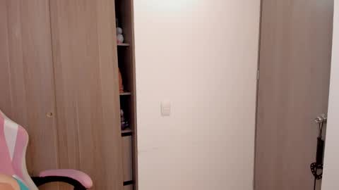 Snapshot of lolly_js_ chatting on 02-14-25, 02:50 Lolly online show from 02-14-25, 02:50