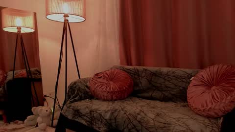 Snapshot of lolly_js_ chatting on 10-17-25, 04:37 Lolly online show from 10-17-25, 04:37