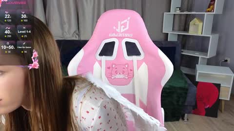 Snapshot of lolly_monica chatting on 01-25-25, 04:35 Monica online show from 01-25-25, 04:35