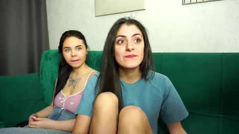 Snapshot of lollybabe69 chatting on 10-10-25, 08:35 Molly and Stacy online show from 10-10-25, 08:35