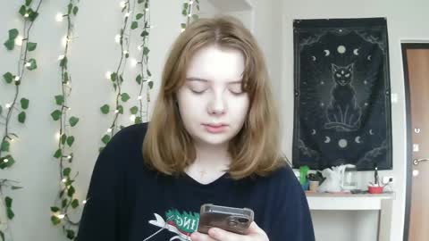 Lilly online show from 03-07-25, 10:02