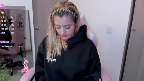 Lolly online show from 12-31-24, 01:26