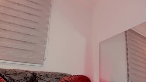 Snapshot of lollypetitte_ chatting on 02-16-26, 12:51 Lolly online show from 02-16-26, 12:51