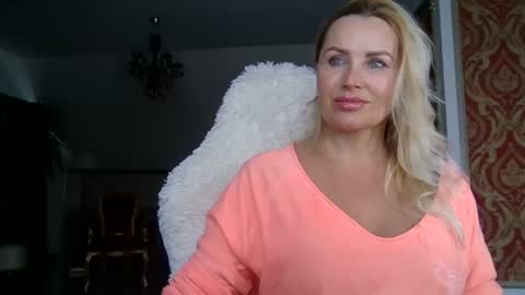 Snapshot of lollyta2023 chatting on 12-05-24, 11:49 Roxy online show from 12-05-24, 11:49