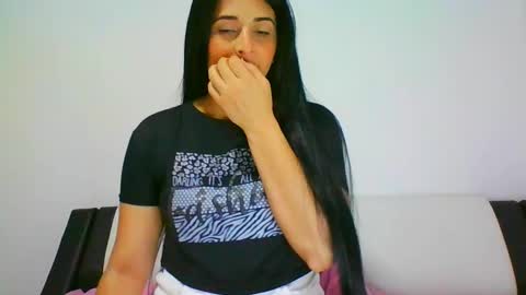 Snapshot of lomaslindosoyyo chatting on 02-06-25, 10:32 estehfania online show from 02-06-25, 10:32