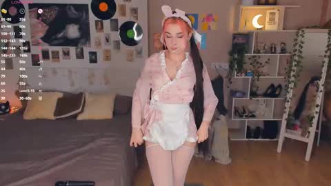 Lona online show from 02-09-26, 06:45