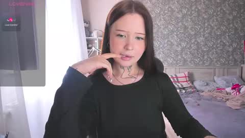 lona online show from 09-28-25, 11:04