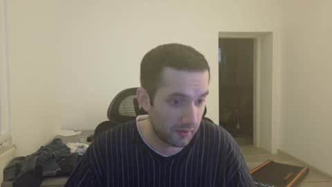 Snapshot of londonboy918070 chatting on 02-28-25, 11:25 londonboy918070 online show from 02-28-25, 11:25