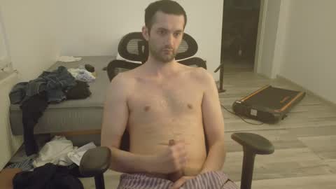 Snapshot of londonboy918070 chatting on 03-01-25, 12:12 londonboy918070 online show from 03-01-25, 12:12