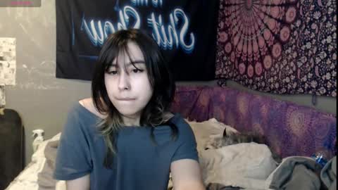 Snapshot of londonray chatting on 09-17-25, 09:00 londonray online show from 09-17-25, 09:00