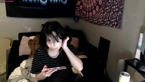 Snapshot of londonray chatting on 10-23-25, 03:17 londonray online show from 10-23-25, 03:17