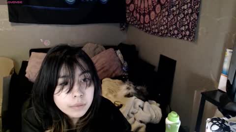 Snapshot of londonray chatting on 10-29-25, 07:43 londonray online show from 10-29-25, 07:43