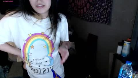 Snapshot of londonray chatting on 11-24-25, 04:56 londonray online show from 11-24-25, 04:56