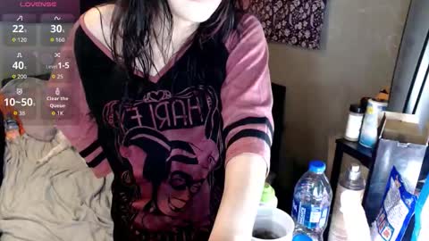 Snapshot of londonray chatting on 12-01-25, 02:27 londonray online show from 12-01-25, 02:27