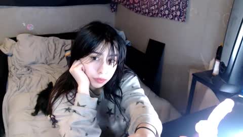 Snapshot of londonray chatting on 12-14-25, 03:01 londonray online show from 12-14-25, 03:01