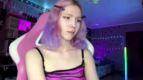 lone1y_bunny online show from 07-20-26, 02:52