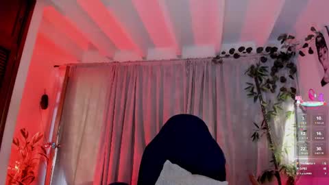 Jennifer  online show from 07-22-26, 09:17