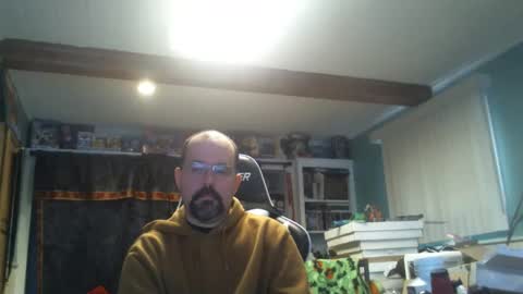 Snapshot of longandcut99 chatting on 03-16-26, 04:44 longandcut99 online show from 03-16-26, 04:44