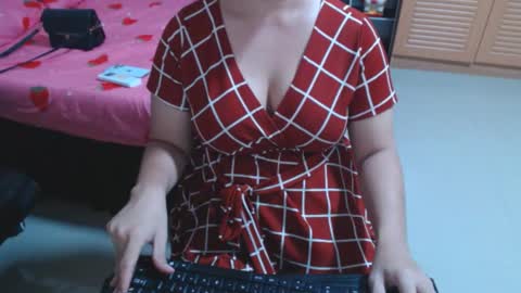 TOPwithEXTRABiG online show from 10-17-25, 01:57