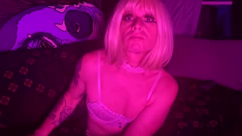 Snapshot of longbeachcd69 chatting on 02-08-25, 10:50 longbeachcd69 online show from 02-08-25, 10:50