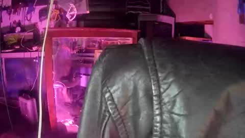 Snapshot of longbeachcd69 chatting on 12-04-25, 12:25 longbeachcd69 online show from 12-04-25, 12:25