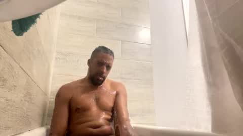 Snapshot of longmeat901 chatting on 01-04-25, 08:17 longmeat901 online show from 01-04-25, 08:17