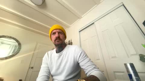 Snapshot of longwalksonthebeach69 chatting on 03-10-26, 06:24 longwalksonthebeach69 online show from 03-10-26, 06:24