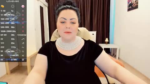 Nina online show from 02-13-25, 11:50