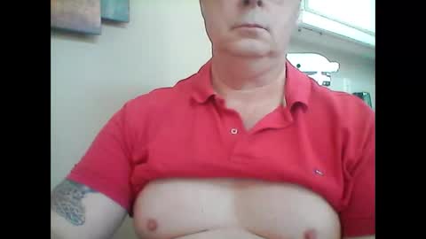 Snapshot of look823 chatting on 09-21-25, 01:35 look823 online show from 09-21-25, 01:35