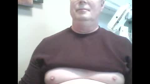 Snapshot of look823 chatting on 10-30-25, 07:47 look823 online show from 10-30-25, 07:47