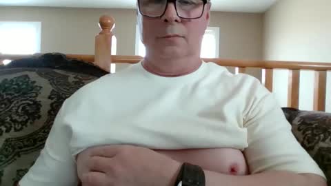 Snapshot of look823 chatting on 05-26-26, 05:42 look823 online show from 05-26-26, 05:42