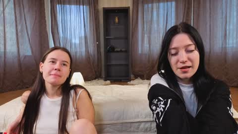 Snapshot of lookatmehabibi_ chatting on 10-01-25, 04:40 Adele Ellie and Lou Sally Dana and Bonnie online show from 10-01-25, 04:40