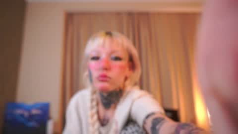 Snapshot of lookatmehabibi_ chatting on 11-28-25, 02:20 Adele Ellie and Lou Sally Dana and Bonnie online show from 11-28-25, 02:20