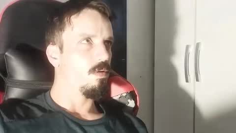 Lucas online show from 12-29-24, 04:40