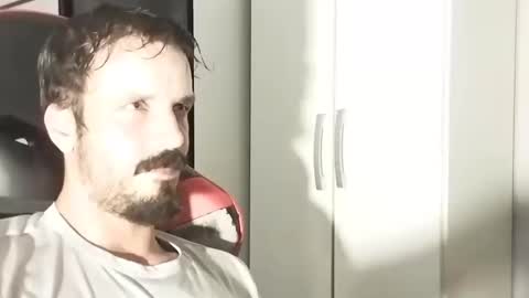 Lucas online show from 02-17-25, 06:37