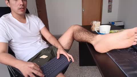 looki 16 online show from 10-12-25, 04:06