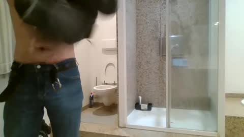 Snapshot of lookingforfun452344 chatting on 01-02-25, 01:40 Robin online show from 01-02-25, 01:40