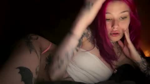 Snapshot of lookingforlona chatting on 10-30-25, 01:34 lookingforlona online show from 10-30-25, 01:34